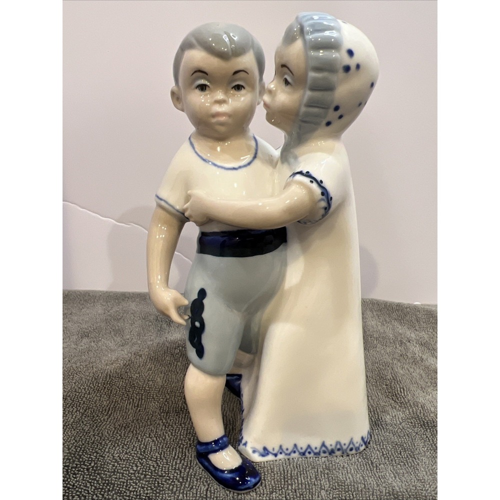 Bing & Grondahl Figurine Love Refused kiss Statue 7.5" Tall Made In Spain